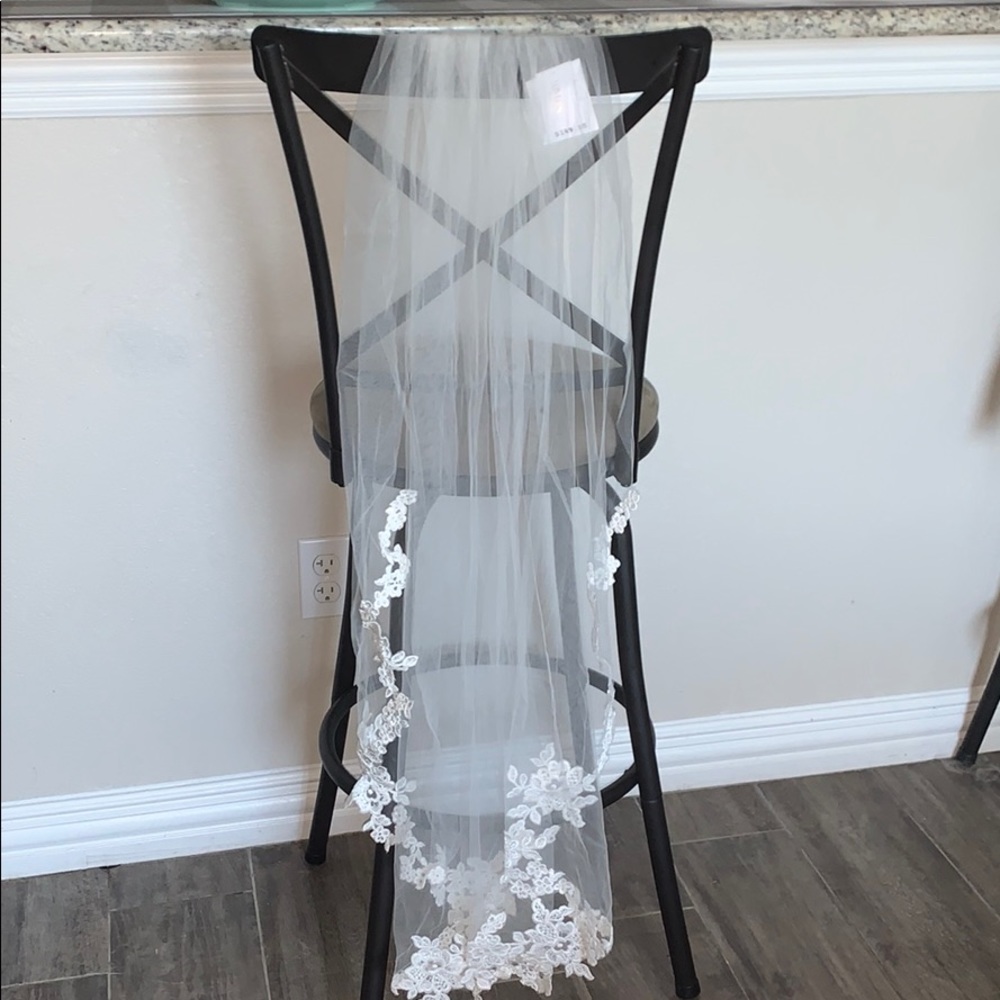 David’s Bridal Veil Fingertip Length